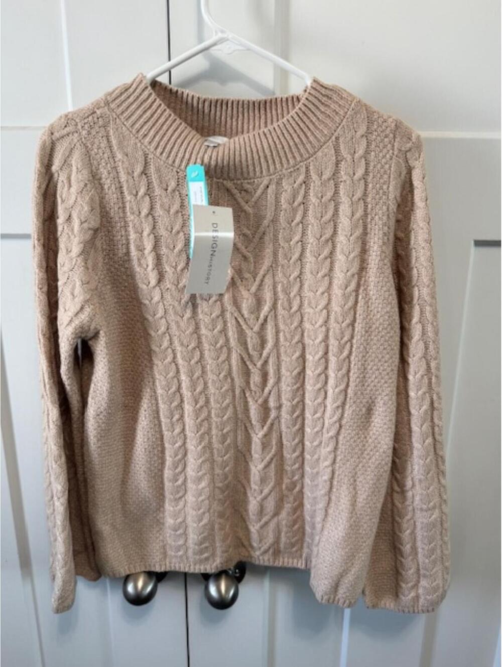 NWT Design History Mirelle Cabled long sleeve sweater size Medium